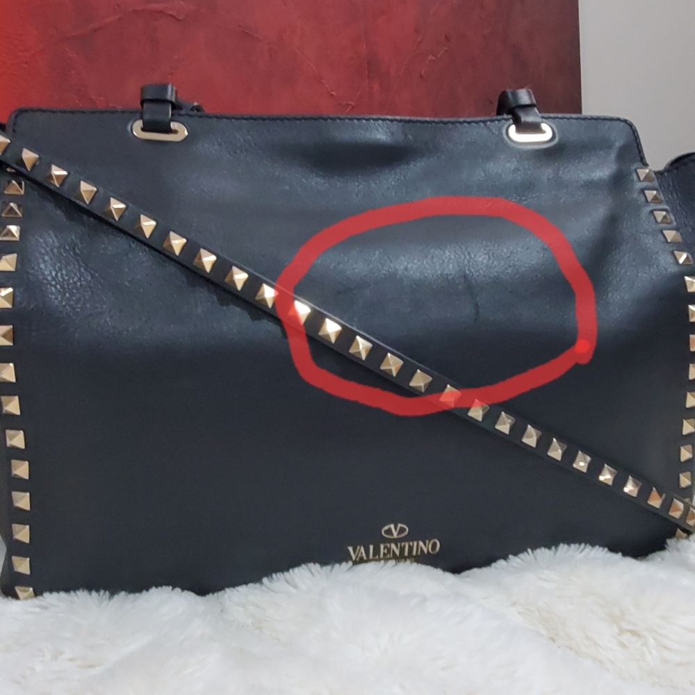 "SOLD "Valentino Garavani Rockstud leather tote - Picture 7 of 14
